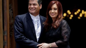 La presidente de Argentina, Cristina Fernández y su homólogo ecuatoriano Rafael Corres sostuvieron ayer una amena reunión en la sede de gobierno.