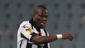 Liverpool avanza en Liga Europa al vencer al Udinese.