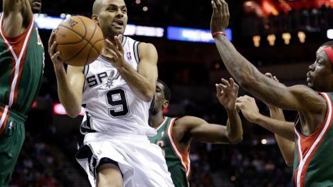 La eficacia de Parker y Neal llevó a los Spurs a la victoria contra los Bucks.