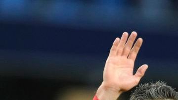 Van Persie ha resultado un alivio para el Manchester United; Chicharito no vio acción.