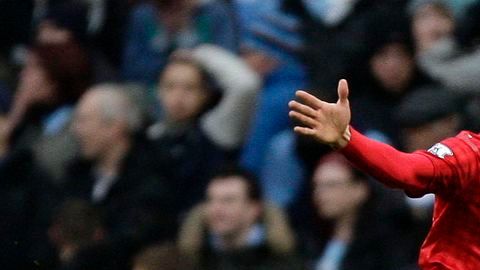 Robin van Persie elogia al "Chicharito"