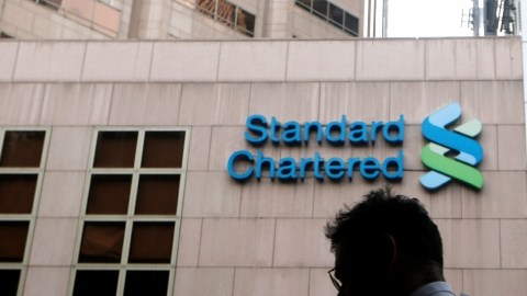 El Standard Chartered   pagará   $327 millones  para zanjar el caso que involucra a clientes iraníes. Pagará ese dinero tras admitir que falsificó  registros financieros.