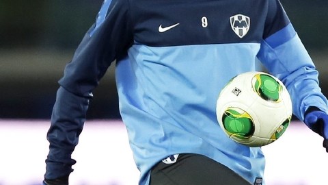 El goleador  Aldo de Nigris una de las cartas del Monterrey que busca la final del Mundial.