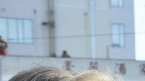 James Cameron en Nueva Zelanda junto a su esposa en el estreno de "El Hobbit".