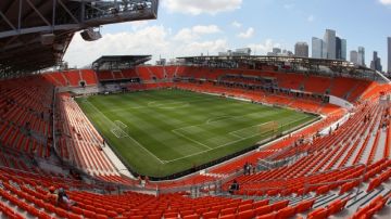 El estadio BBVA Compass del Dynamo de Houston es muy parecido al que se quiere construir en Queens para que albergue al equipo número 20 de la MLS.