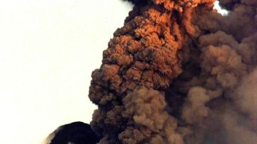 Una explosión de gases y cenizas se produjo de nuevo en el volcan Tungurahua  vecino a la ciudad de Ambato  que mantiene actividad volcánica desde hace 2 años.