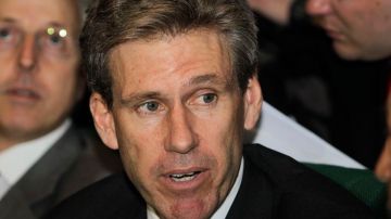 Seguridad en consulado en Libia era deficiente antes de ataque, según informe. En la foto, el desaparecido embajador Chris Stevens.