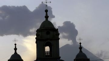 La actividad eruptiva del volcán ecuatoriano Tungurahua se mantiene alta.
