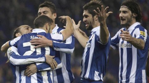 Espanyol derrotó 2-0 a Deportivo La Coruña y salió de la zona del descenso