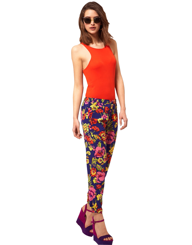 Tendencia de la Semana:Pantalones floreados - El Diario NY Tendencia de la Semana:Pantalones floreados - El Diario NY