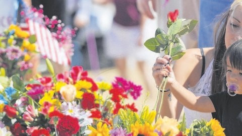 Se debe evitar que los niños, especialmente los más pequeños, tengan acceso libre a noticias violentas para evitar la sobre exposición.