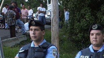 Puerto Rico y EEUU firman acuerdo sobre policía. Intentarán reformarla.