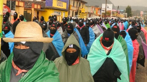 Los indígenas militantes del EZLN mandaron un recordatorio al gobierno de que siguen en lucha.