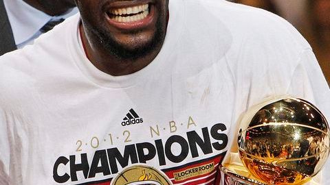 LeBron James (Heat) igualó una marca, tras marcar al menos 20 puntos en 24 partidos