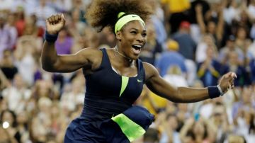 Serena Williams celebra su tariunfo sobre Victoria Azarenka en la final del US Open, disputado en el complejo de Flushing, Queens.