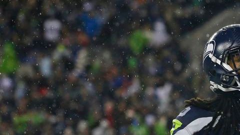 Richard Sherman celebra la intercepción que le hizo a 49ers de San Francisco