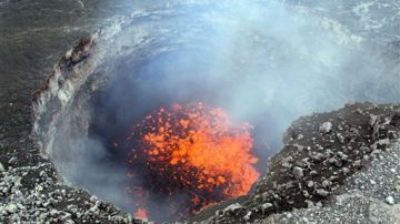 Casi al mismo tiempo que Sandy causaba estragos en Nueva York, el 22 de octubre científicos del Observatorio de Vulcanología de Hawaii informaron que la lava del volcán Kilauea alcanzó un nivel jamás visto desde que comenzó su erupción en 2008.