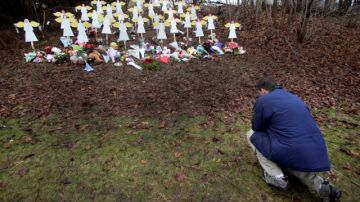 Este altar recuerda las víctimas de la matanza en la Escuela Sandy Hook de Newtown, Connecticut.