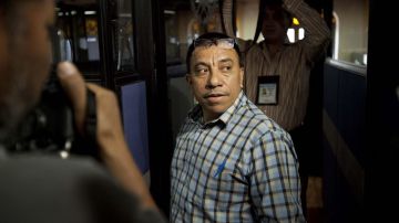 Abogados españoles piden a Corte guatemalteca negar amnistía a Ríos Montt. En la foto el portavoz de la causa.