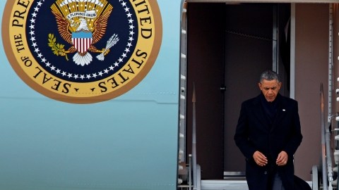 El presidente Barack Obama regresa a la Casa Blanca después de sus vacaciones de Navidad en Hawai.