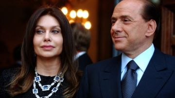 El matrimonio de Berlusconi y Lario duró 19 años y tuvieron tres hijos- Barbara, Eleonora y Luigi.