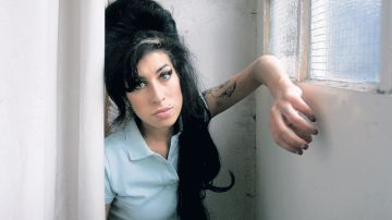 Surgen temas inéditos de Amy Winehouse que podrían ser publicados, según su padre.