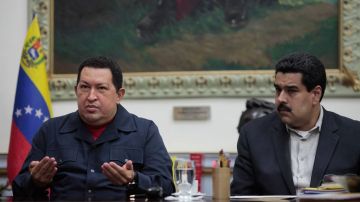 Chávez junto a Nicolás Maduro.