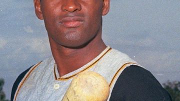 El astro del béisbol Roberto Clemente murió hoy hace 40 años.