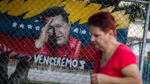 Los venezolanos siguen atentos la información sobre la salud del presidente Hugo Chávez.