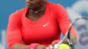 Serena Williams se impuso con relativa facilidad a su compatriota  Sloane Stephens.