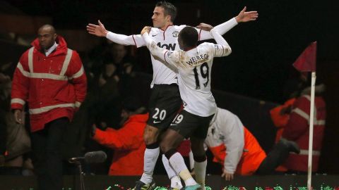 Robin van Persie consiguió un dramático empate para el Manchester United