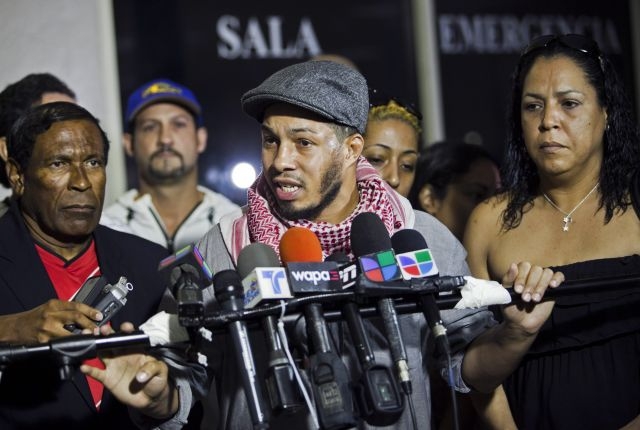 Héctor "Machito" Camacho Jr. en una de las conferencias de prensa cuando aún su padre estaba hospitalizado en un centro médico en Puerto Rico.