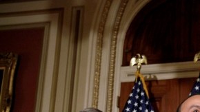 El legislador de origen puertorriqueño Luis Gutiérrez  (c), se suma a líderes demócratas que impulsan una reforma migratoria.