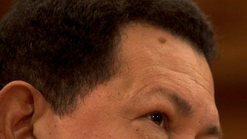 Hugo Chávez recibió permiso para ausentarse de Venezuela por más de cinco días antes de viajar a Cuba.