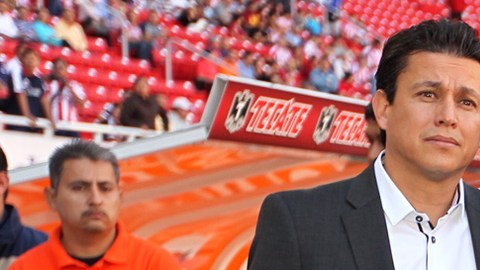 Familiares de Salvador Reyes estuvieron presentes en el homenaje de la leyenda del Guadalajara.