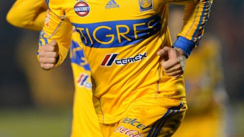 Emanuel Villa celebró a todo pulmón cada una de las tres anotaciones que consiguió ayer en el Estadio Universitario.