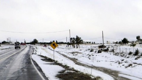 Las bajas temperaturas han provocado el cierre de algunos tramos carreteros, como este entre Sonora y Chihuahua.