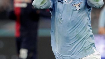 Antonio Candreva celebra el gol del triunfo de Lazio 2-1 sobre el Cagliari.