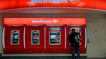 Bank of America Corp, con sede en Nueva York, es uno de los bancos que debe pagar a los afectados por la crisis hipotecaria,según se informó.