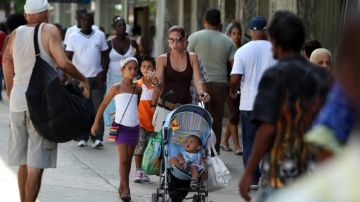 Los cubanos gozarán de nuevas normas migratorias en pocos días.