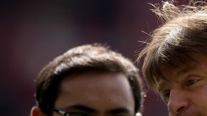 Miguel Herrera, aquí tras ser expulsado el sábado pasado ante Monterrey, ya reconoció que estuvo mal y que debe controlar su temperamento.