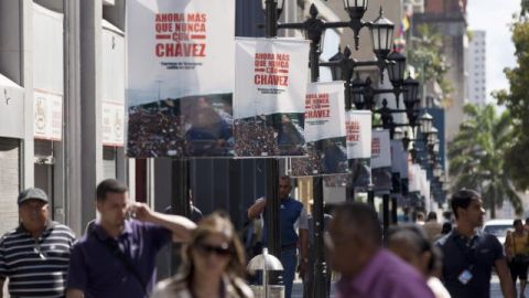 El acto organizado por el gobernante PSUV, centrado en una concentración popular frente a la sede del Ejecutivo, reemplazará al de la investidura presidencial.