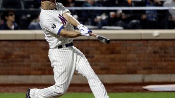Scott Hairston tuvo su mejor año como profesional jugando para los Mets en 2012, y por eso se cree que espera un mejor contrato para esta temporada.