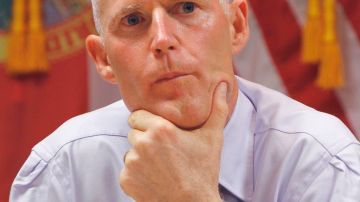 El gobernador de Florida, Rick Scott, está en la mira de la Unión Americana de Libertades Civiles.