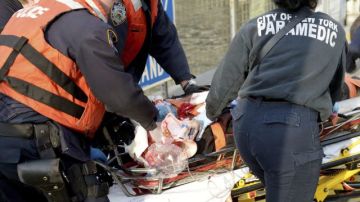 En total, 74 personas resultaron heridas durante el accidente ocurrido ayer en el muelle 11, en el bajo Manhattan.