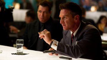 Holt McCallany y Sean Penn dos de los protagonistas de  "Gangster Squad", la película sobre mafiosos en Los Angeles, que para algunos se queda corta.