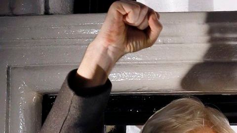 El gobierno de Ecuador confía en libertad de Julian Assange y espera noticias durante el primer trimestre de 2013.