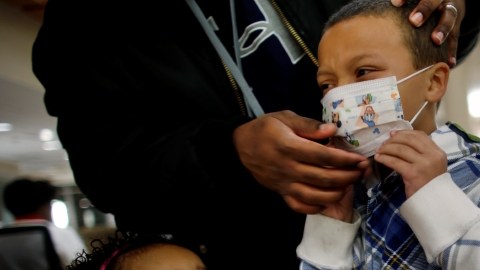 El brote de influenza tiene en alerta a las autoridades de salud por lo que recomiendan la vacunación.