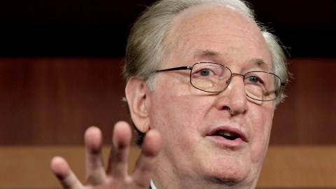 El senador Jay Rockefeller (D-WV) en el Congreso.
