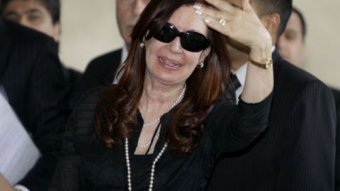 La mandataria argentina Cristina Fernández se reunió con su colega Raúl Castro y con el expresidente Fidel Castro.
